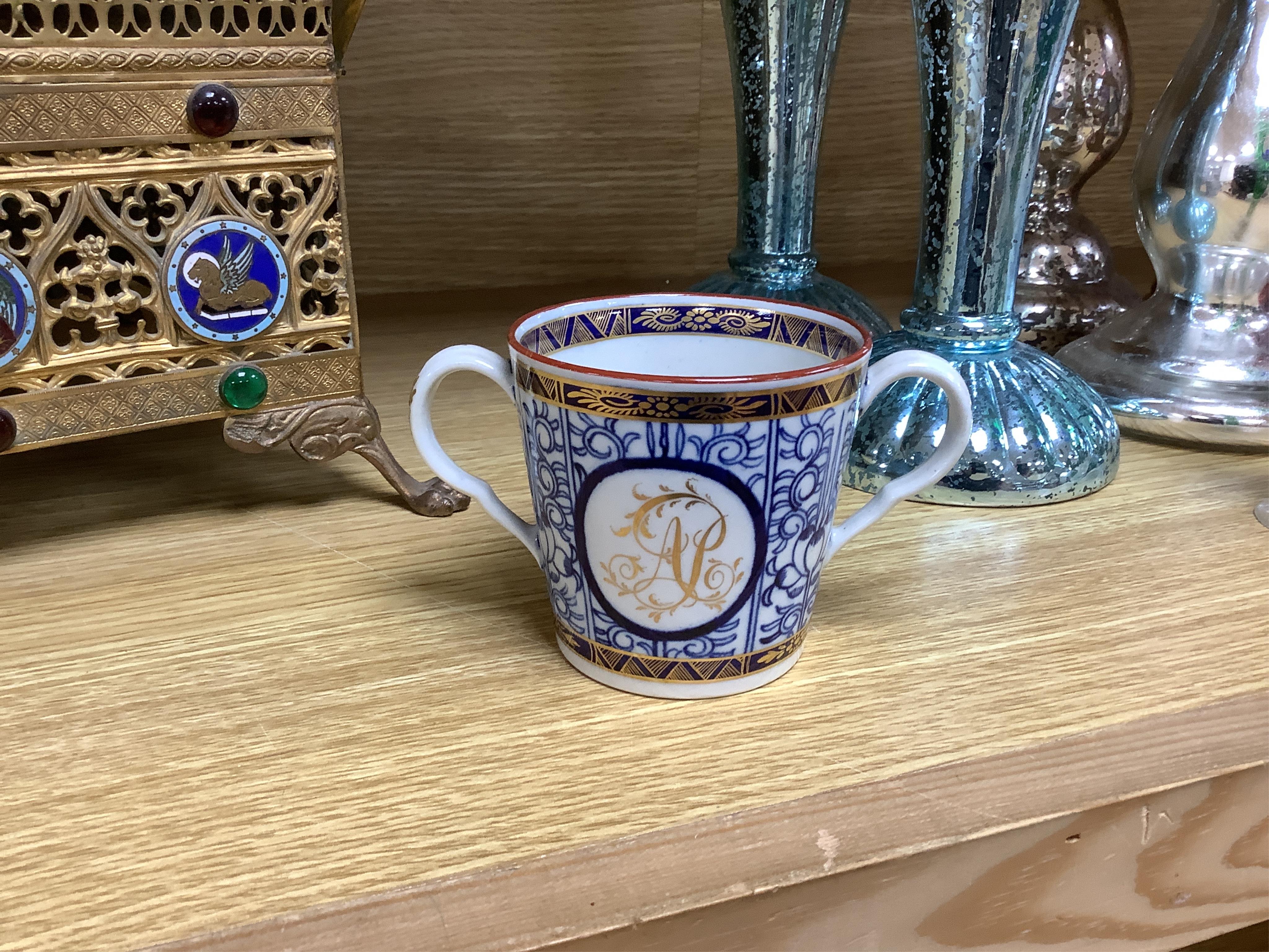 A collection of Worcester Royal Lily pattern tea and coffee wares, late 18th/early 19th century, largest 22cm wide